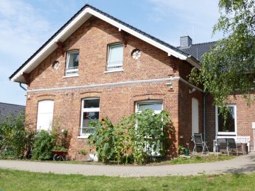 WmA Alte Schule - 9 Plätze - Wohngemeinschaft im Einzelhaus - eigene Homepage: https://alte-schule-reitbrook.de