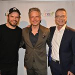 Drei Männer lächeln in die Kamera: Steffen Henssler, Kai Gosslar, Dr. Matthias Riedl