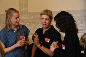 Sabina Sick, Silja Scharlipp, Saskia Weiß, alle mit Leitungsverantwortung bei der Jugendhilfe der Pestalozzi-Stiftung Hamburg (2x Sozialpädagogische Lebensgemeinschaften, 1x Jugend- und Familienhilfe ambulant & stationär, Offene Kinder- und Jugendarbeit und Schulprojekte.
