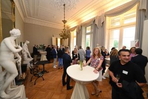 Gäste in den wunderschönen Räumlichkeiten des Jenisch-Haus