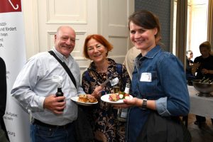 Olaf Jessen (BOXSCHOOL - Verein für Gewaltprävention), Freddy Dutz (Ratingwissen) und Maren Schnell (ebenfalls Boxschool)