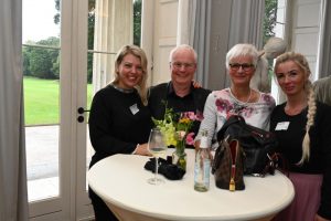Arlena Steinmetz, Wolfhard F. Klatt (Vors. Verwaltungsrat Pestalozzi-Stiftung Hamburg), Dagmar Lichtblau (ebenfalls Verwaltungsrat) und Daniela Rost