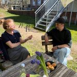 Nina Petri zu Besuch im ‚Wohnen mit Assistenz‘ in Reitbrook Nina Petri zu Besuch im 'Wohnen mit Assistenz' in Reitbrook